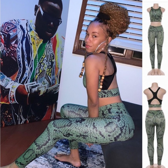 Python activewear set - Picture 5 of 5